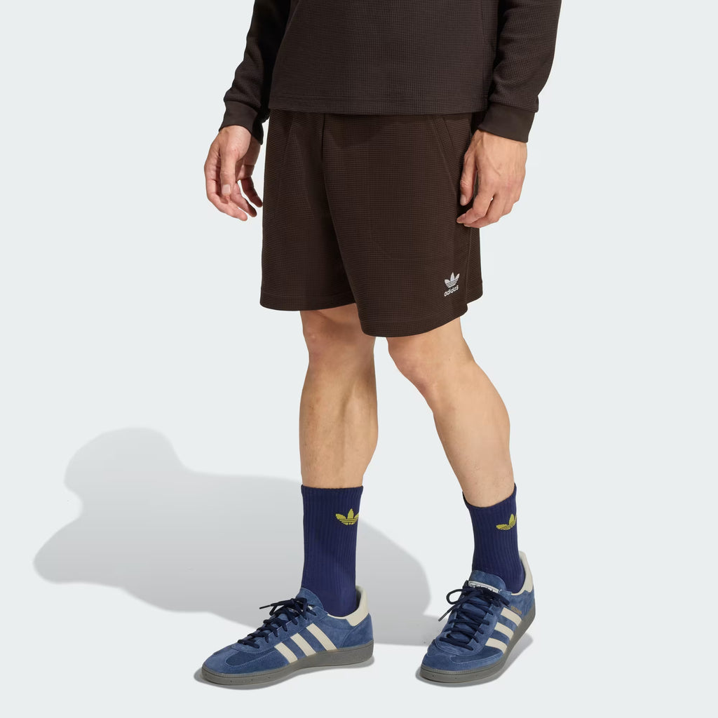 ESSENTIALS TREFOIL WAFFLE SHORTS